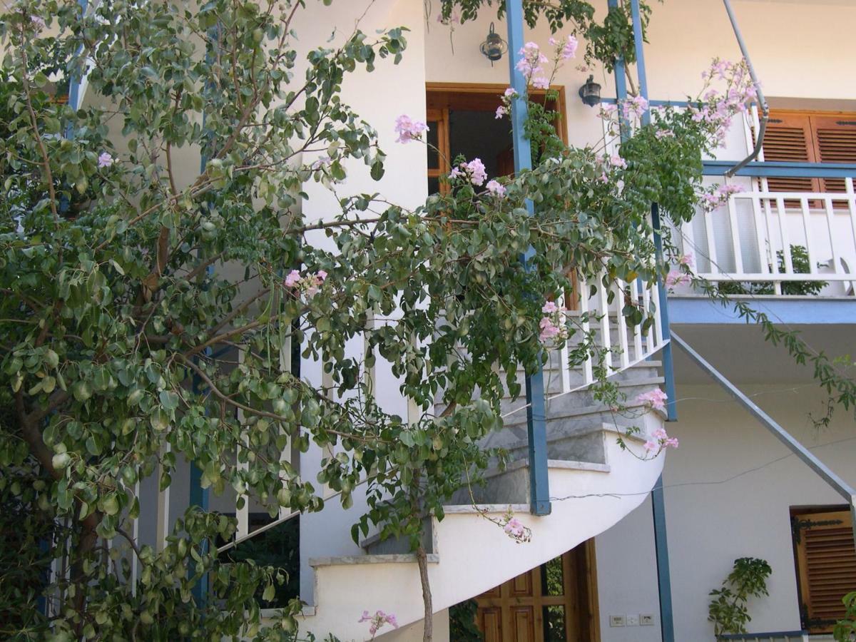 Seaview- 2 Space - Selfcatering Apartment - Helen No 3 Ксиропигадо Экстерьер фото
